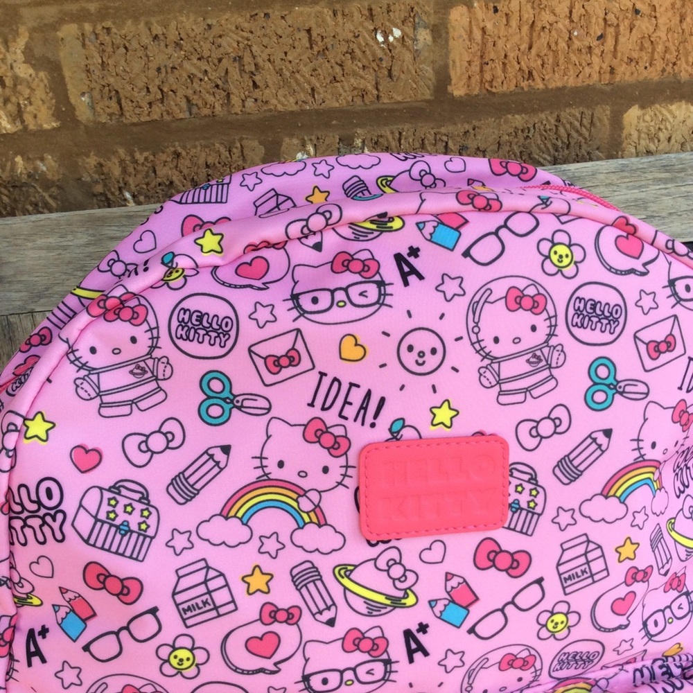 Hello kitty backpack - Picture 2 of 5